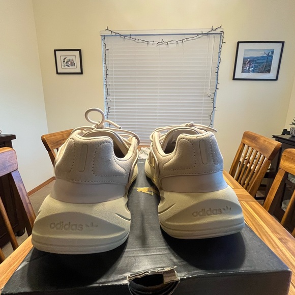 Adidas Ozelia Beige Men's Shoes - Picture 3 of 5